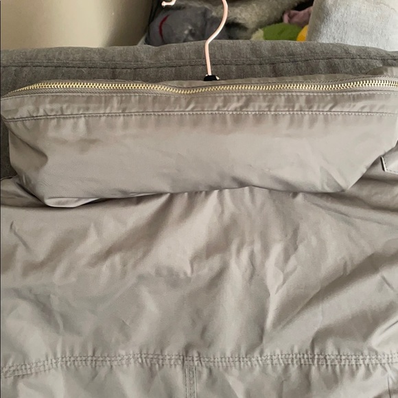 Adjustable sleeve and hood Ellen Tracy Trench Coat - Picture 8 of 11